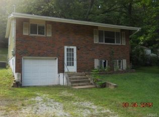 2202 Richard Dr, High Ridge, MO 63049