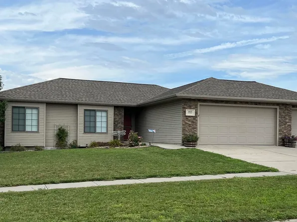 1403 Markay Dr, Juniata, NE 68955