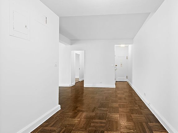 5th image of 300 E 57th St APT 8B