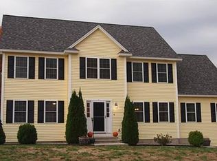 4 Pierce St, Pepperell, MA 01463