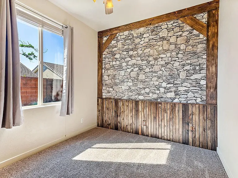 538 S 1360 W — Photo 13
