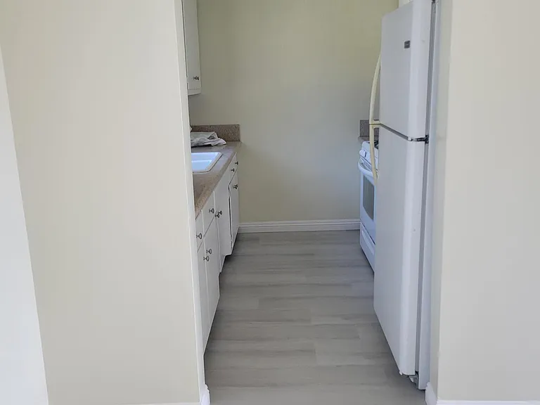 2100 Hermosa Ave #5 — Photo 9