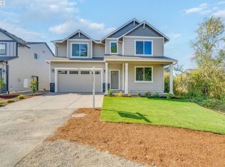 401 S 8th St, Carlton, OR 97111