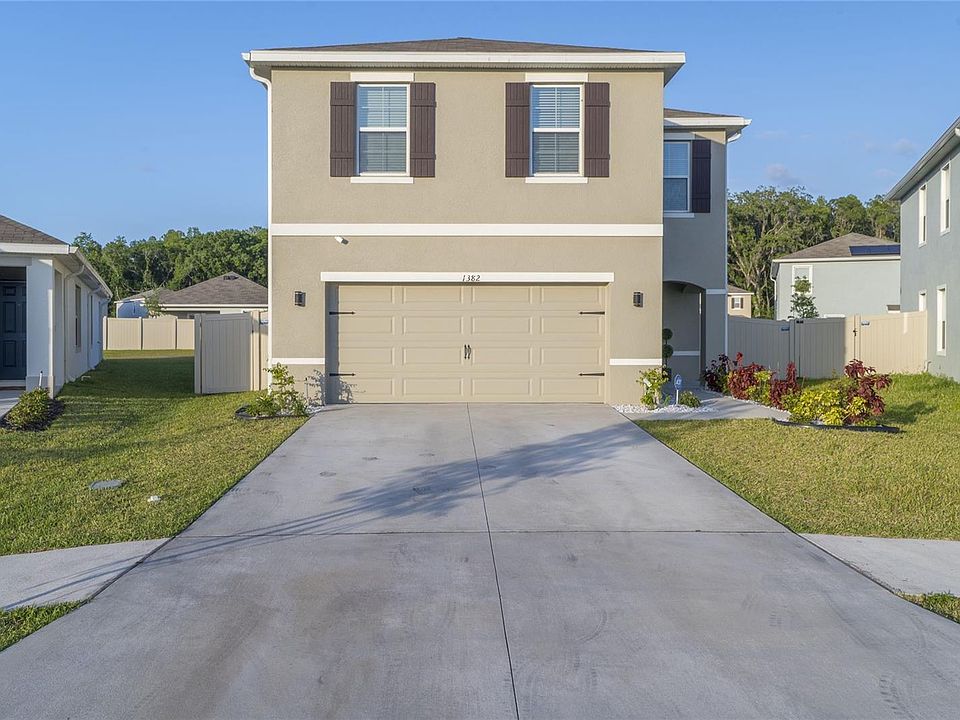 1st image of 1382 Crescent Hoop Way
