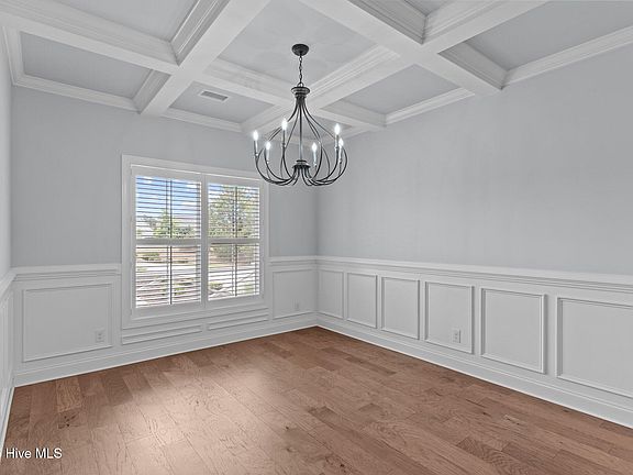 4th image of 3688 Gardenia Lane