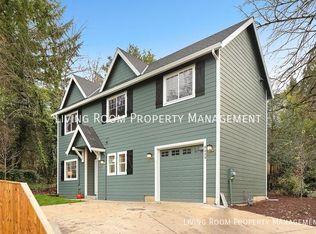 9020 SW 42nd Ave, Portland, OR 97219