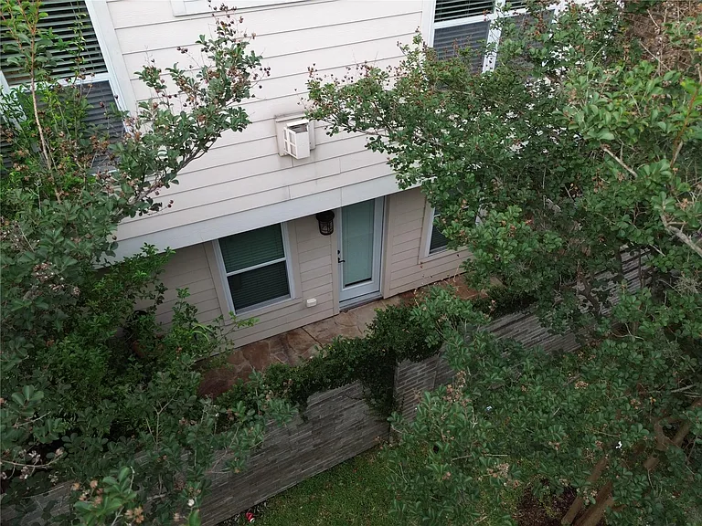 1719 Stacy Crst — Photo 3