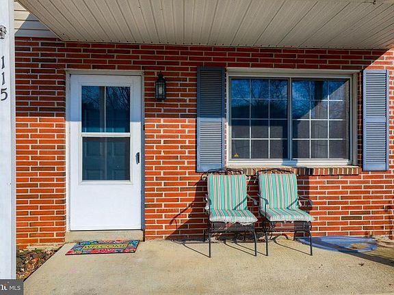 4th image of 115 Maplewood Ln
