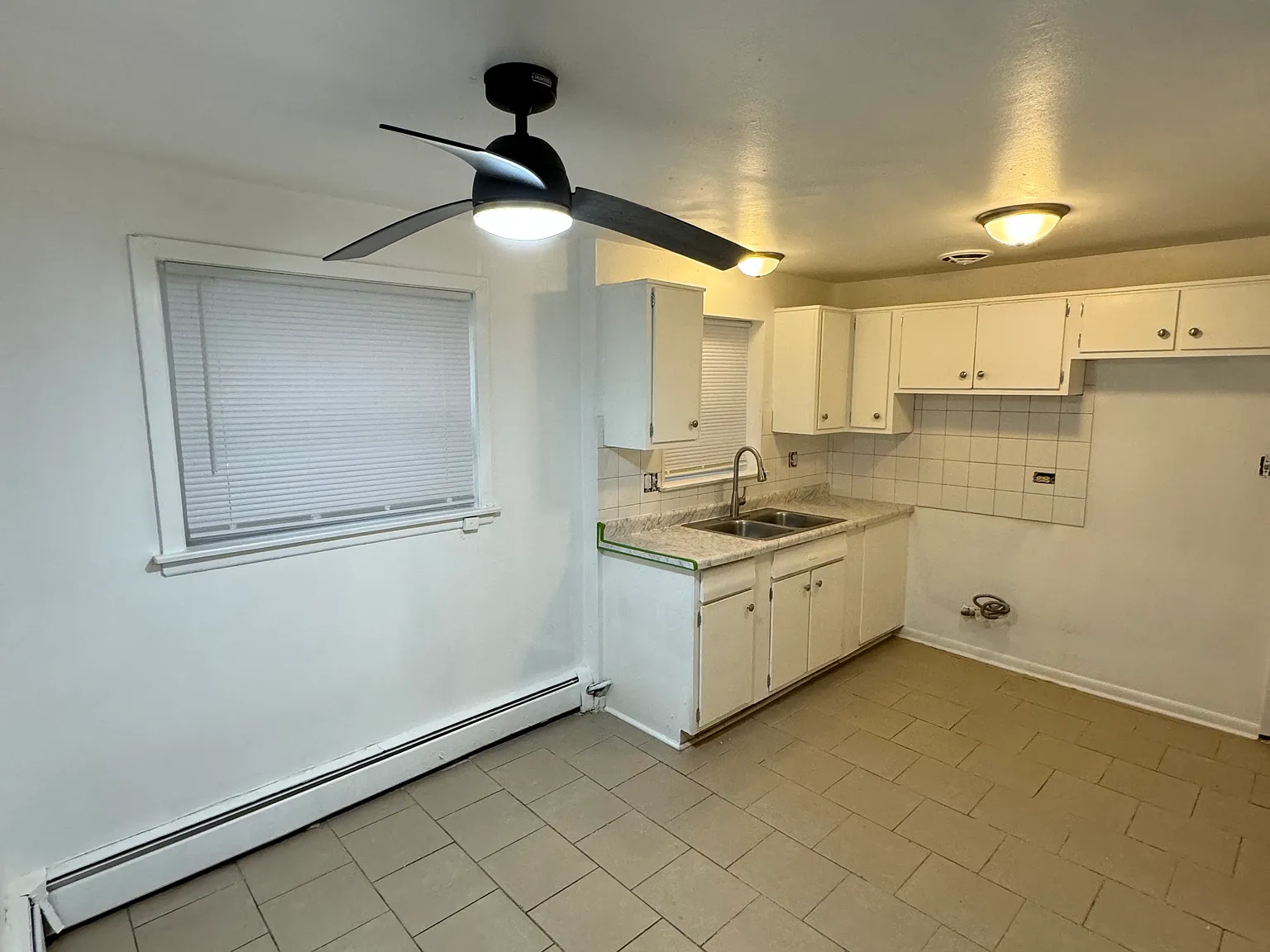 2 bed, 975 sqft, $1,500 — Photo 2