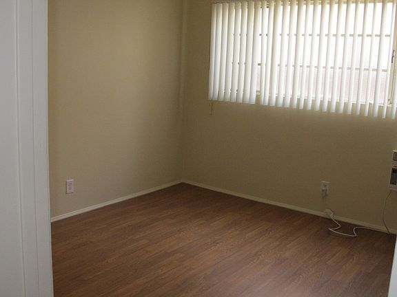 4th image of 420 S Chevy Chase Dr APT 2