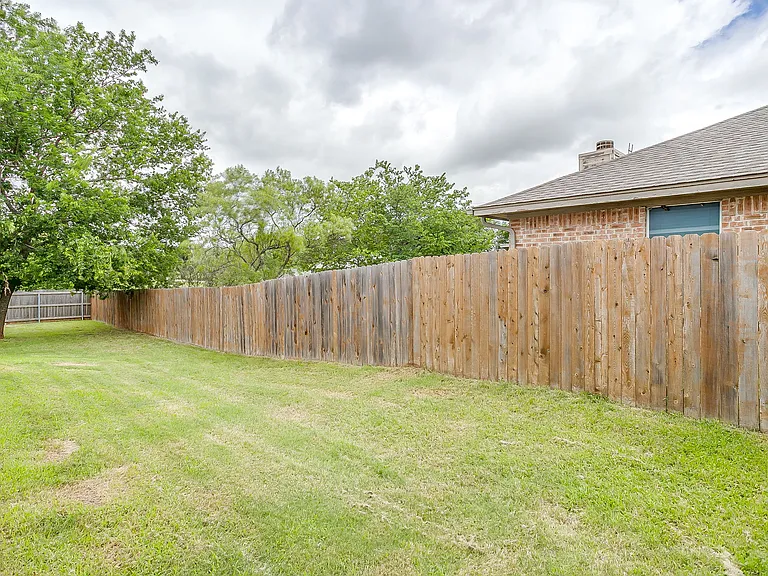 609 Mesquite Dr — Photo 32