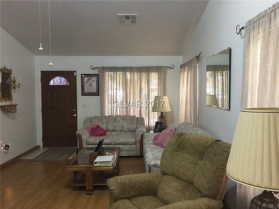 2nd image of 801 Airy Hill St