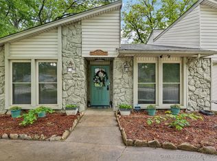 2302 W Driftwood Dr, Claremore, OK 74017