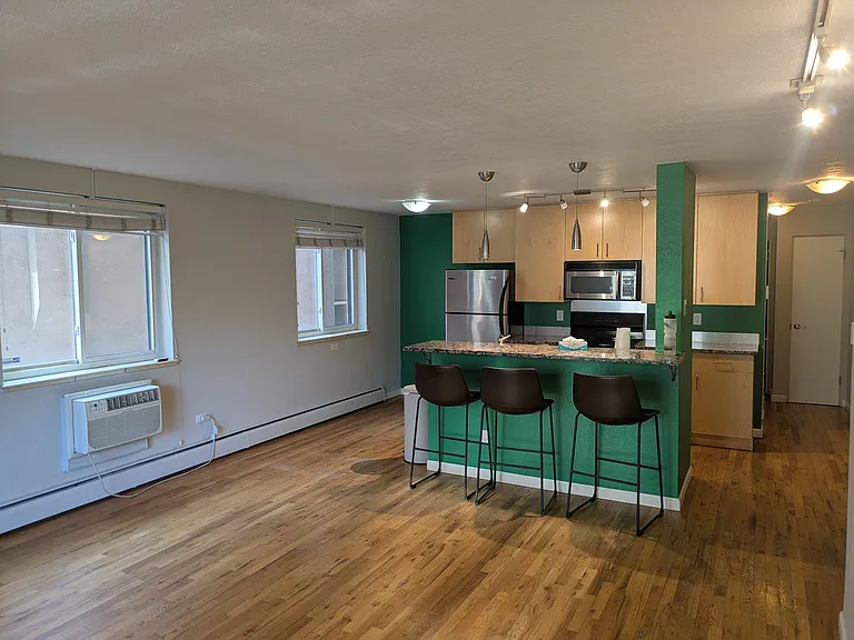 1336 N Logan St — Photo 19