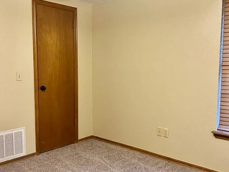 2109 Parkview Dr — Photo 18