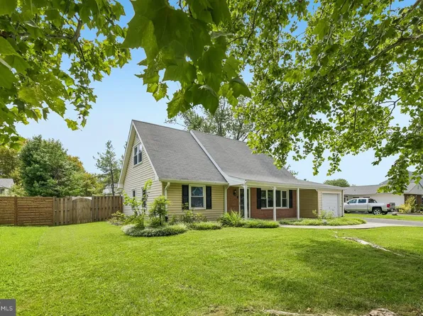 13151 Pavilion Ln, Fairfax, VA 22033