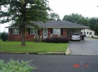 305 Poplar St, Finley, TN 38030