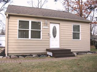 233 Harpham St, Commerce Township, MI 48382