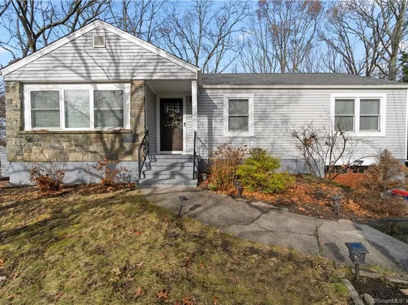 19 Hillcrest Road, Trumbull, CT 06611