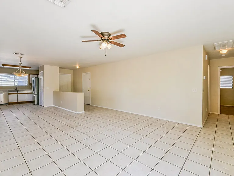 2200 E Spruce Dr — Photo 5