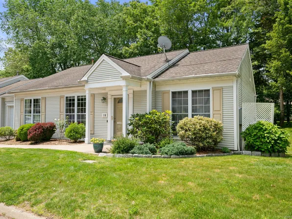 18 Beechwood Drive, Waterford, CT 06385