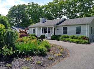 20 Woodridge Rd, Hampton Bays, NY 11946