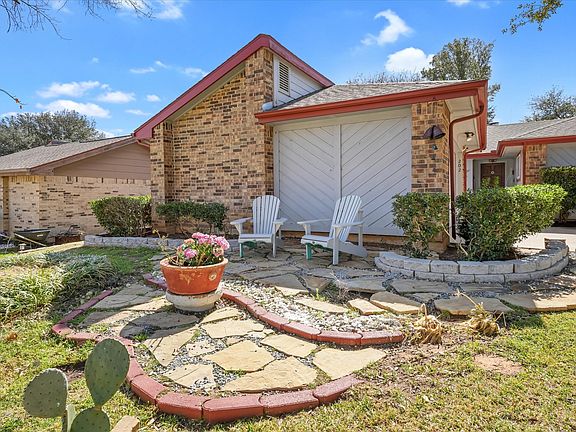 2nd image of 202 Springridge Ln