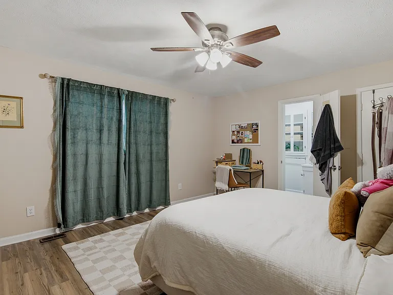 2136 Rock Ave — Photo 12