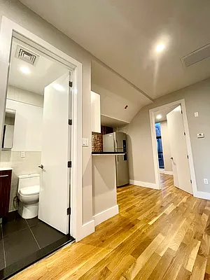 Rented by Pear NYC LLC | media 28