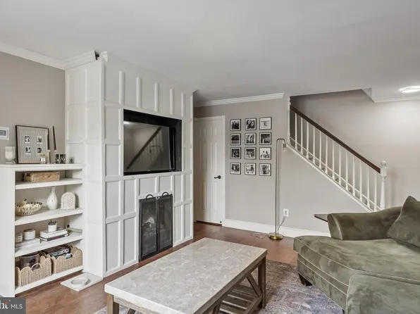 2052 Harbour Dr, Palmyra, NJ 08065
