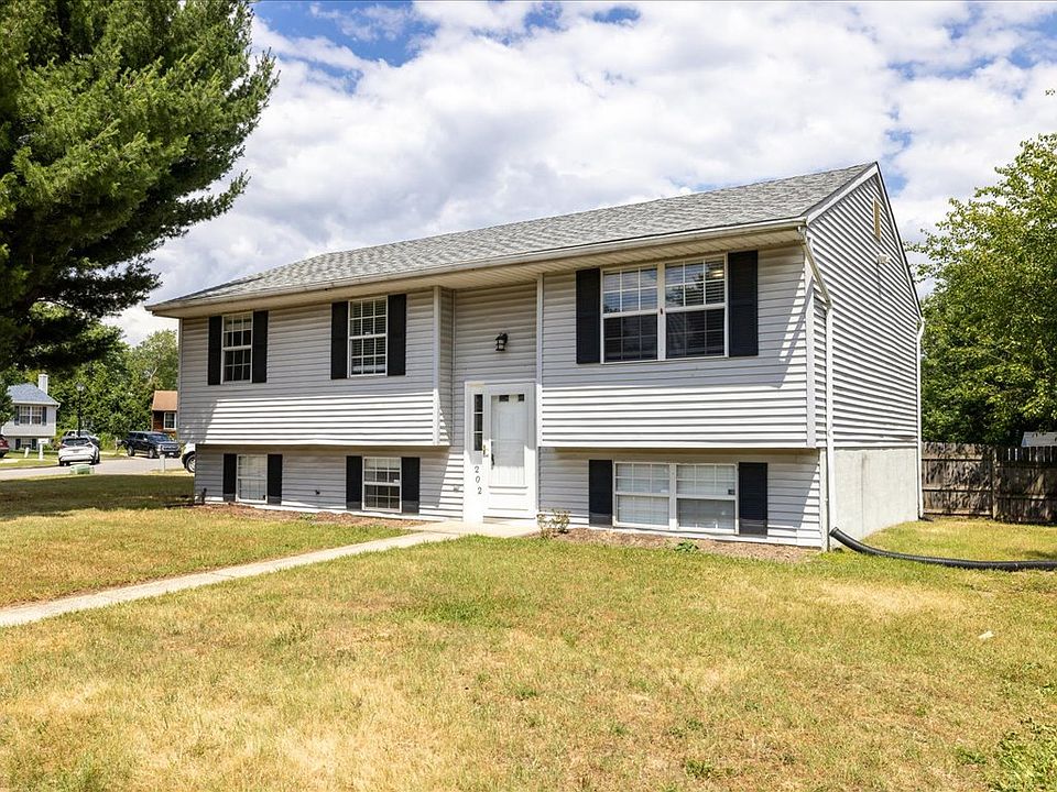 1st image of 202 Turnwood Ct