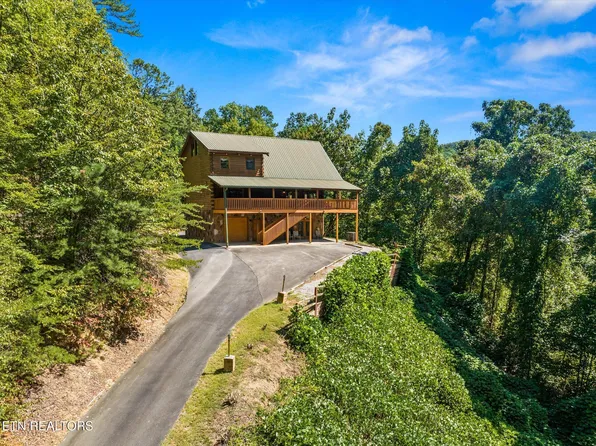 817 Boone Acres Ln, Pigeon Forge, TN 37863