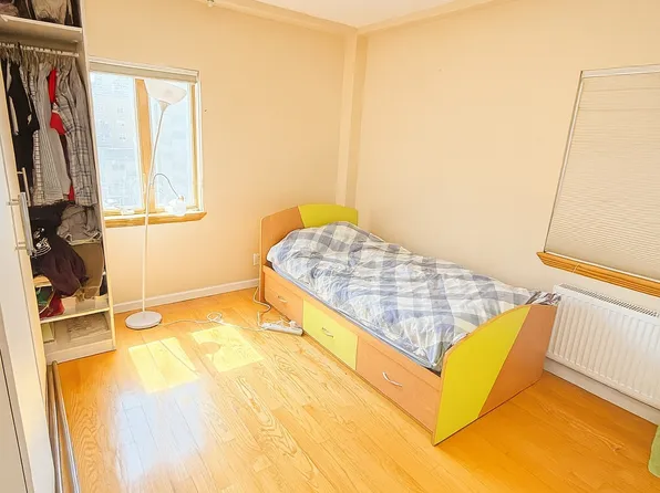 2964 Brighton Sixth Street image 22 of 29