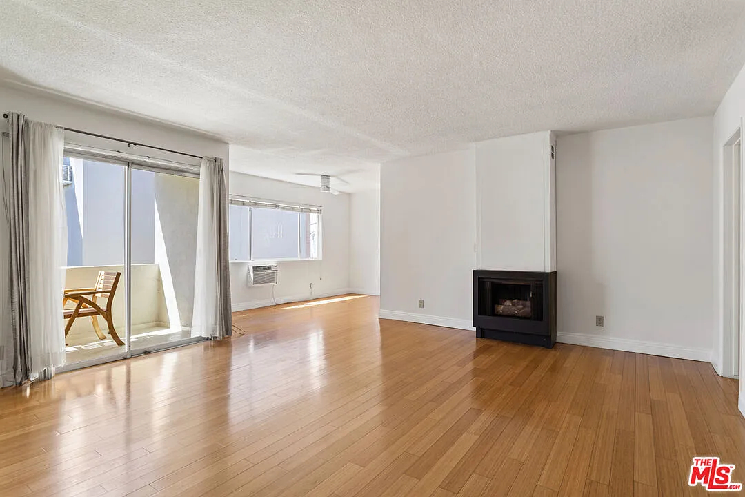 Building Photo - 11947 Kiowa Ave #9