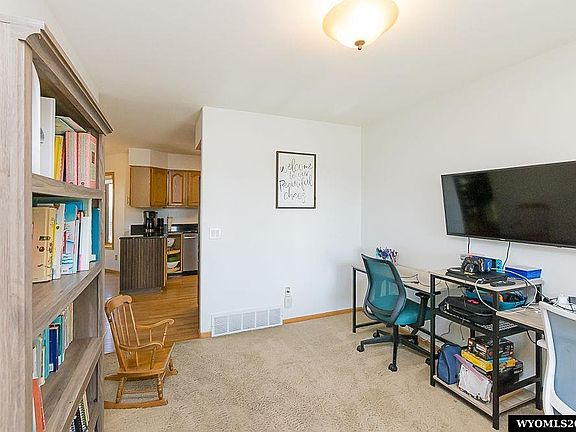 3rd image of 1004 Rosewood Dr