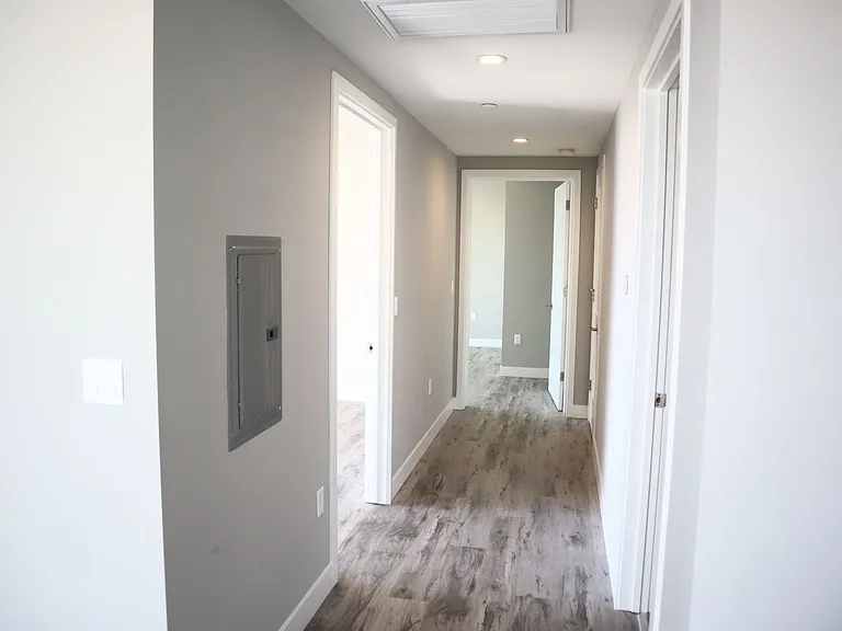 Bunker Heights Apartments — Photo 8