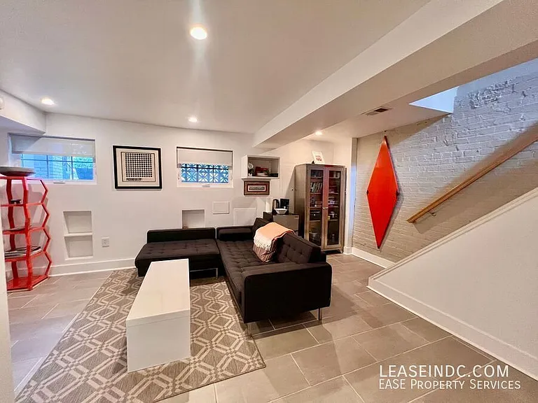 624 Lamont St NW — Photo 25