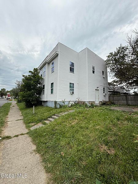4th image of 108 Southern Boulevard