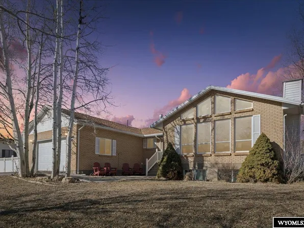 104 Evans Ln, Evanston, WY 82930