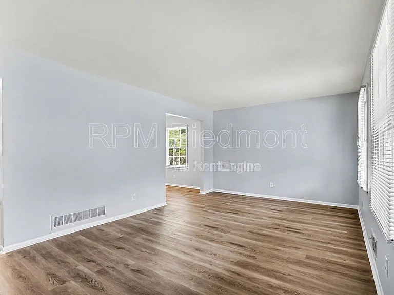 2642 Hatfield Cir SE — Photo 7