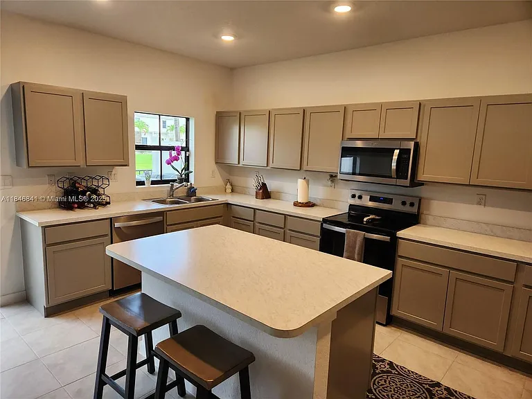 880 NW 3rd Way #880 — Photo 26