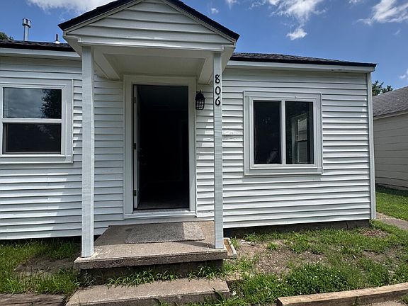 2nd image of 806 S Terrace Dr