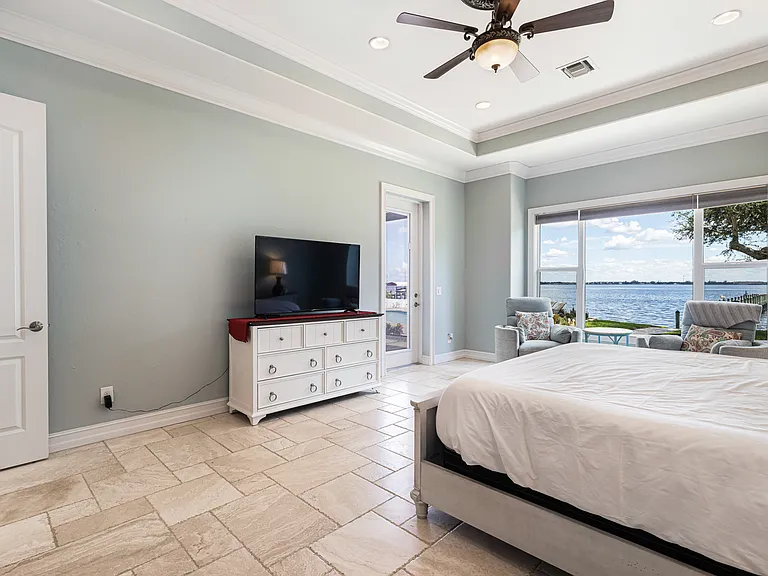 4470 Northshore Dr — Photo 17