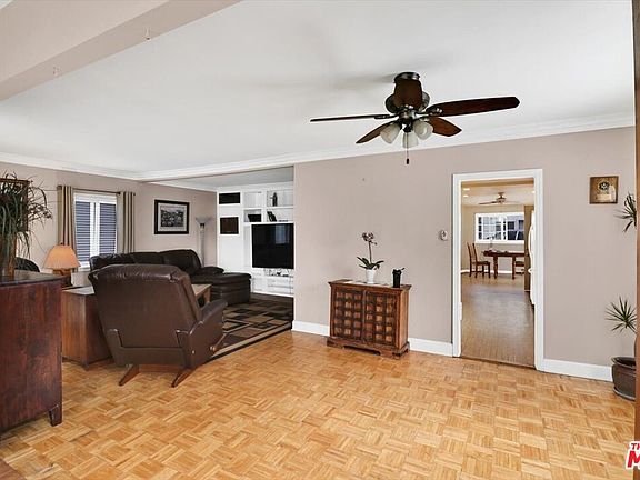 5th image of 129 W Fairview Blvd