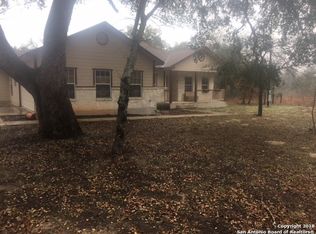 252 Trophy Ln, Poteet, TX 78065