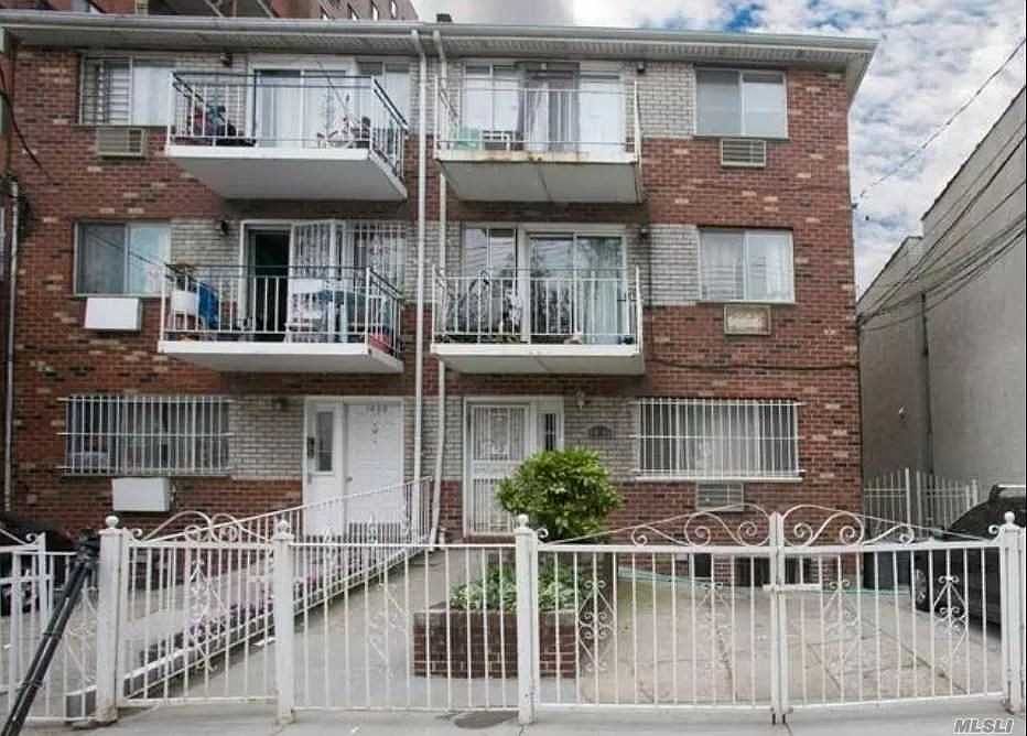 1st image of 14-46 31st Dr