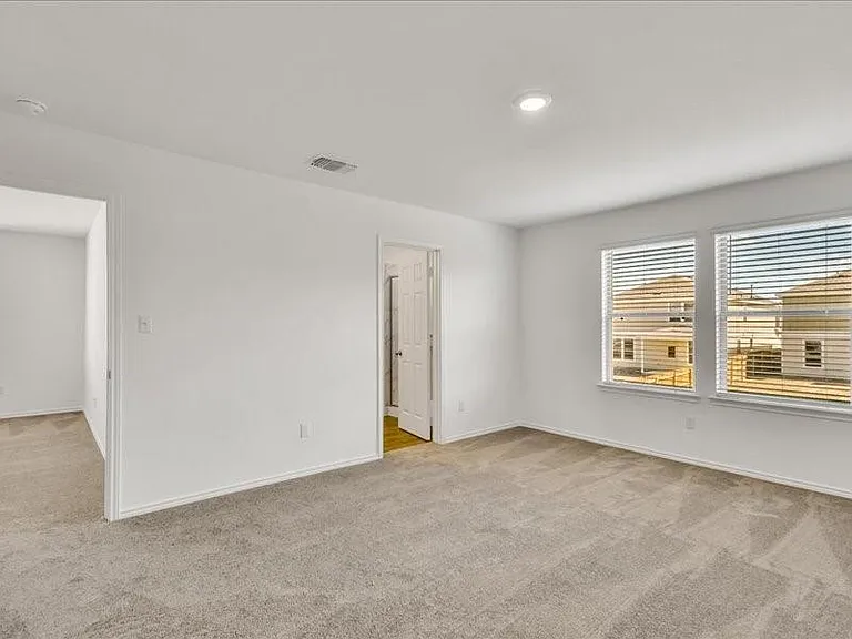 140 Banyon Dr — Photo 28