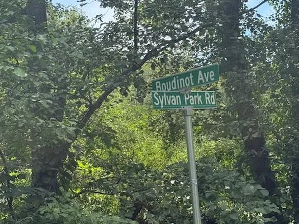 20 Boudinot Ave, Burlington, NJ 08016