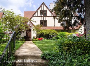 116-31 Union Tpke, Forest Hills, NY 11375