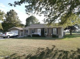 1431 Old Towne Estates Rd, Du Quoin, IL 62832